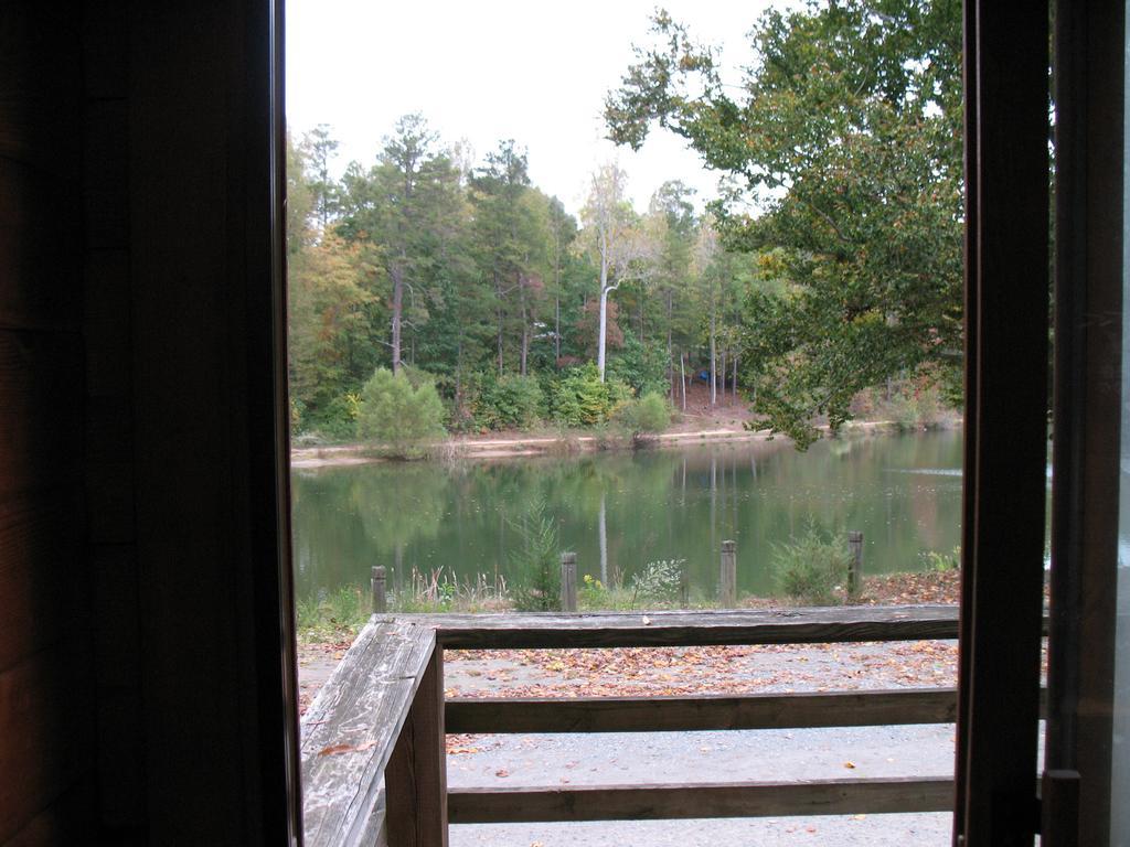 Forest Lake Camping Resort Lakefront Cabin 8 Advance Extérieur photo
